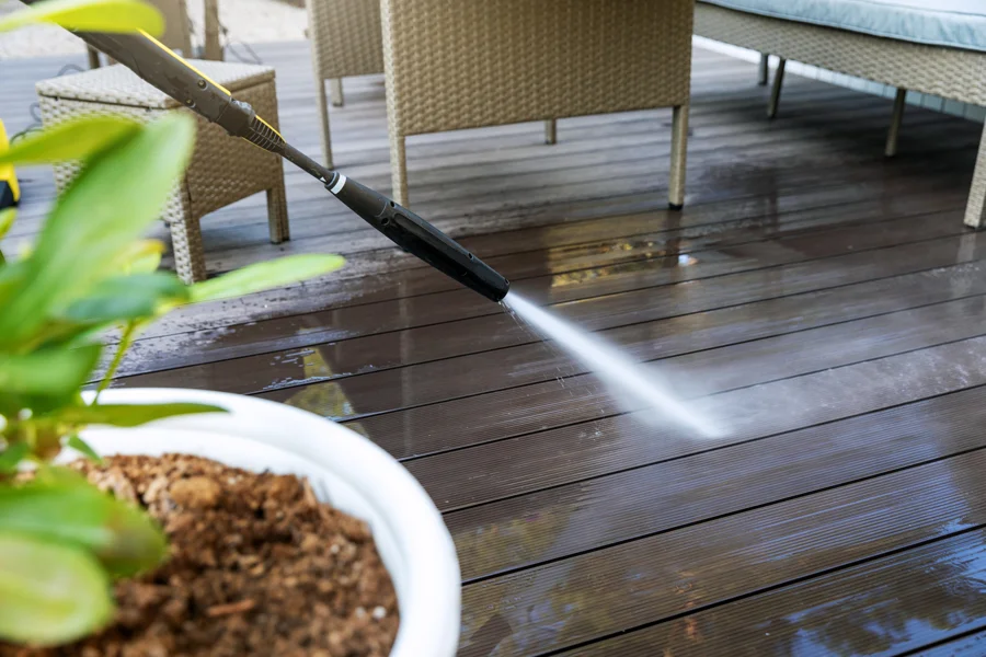 How To Pressure Wash A House in Crystal Lake, IL