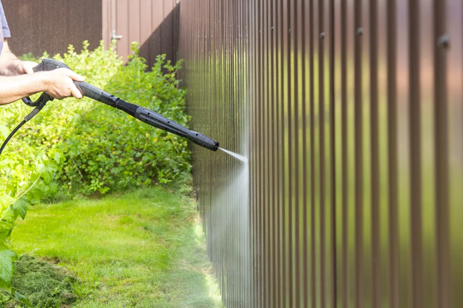 How To Pressure Wash A House in Crystal Lake, IL1