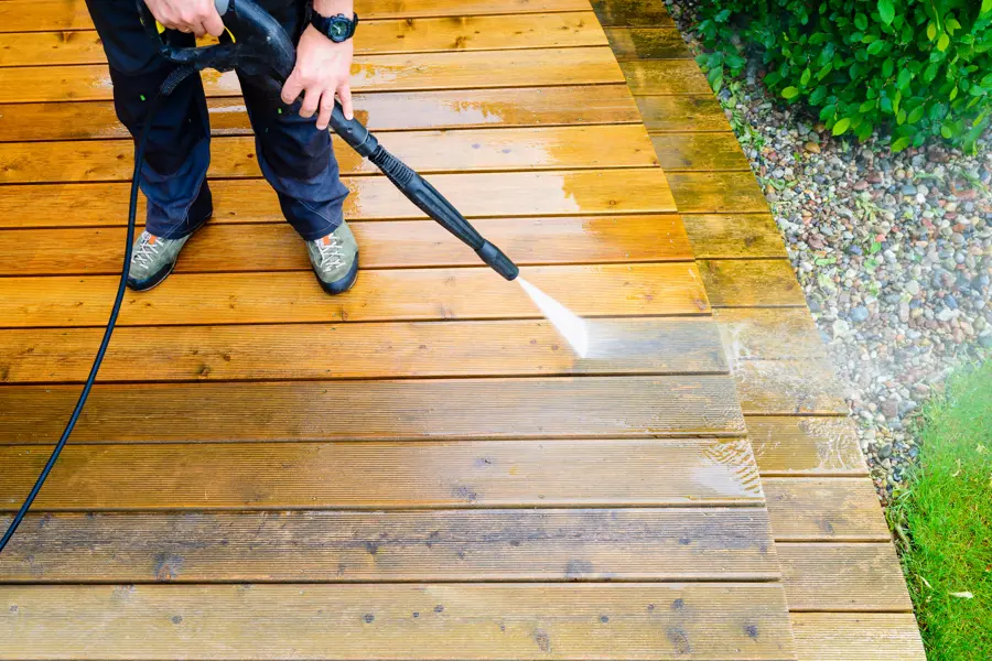 Pressure Washing Tips in Crystal Lake, IL